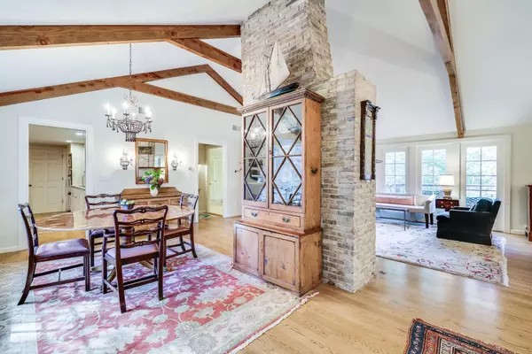 Osterville, MA 02655,72 Hathaway Road