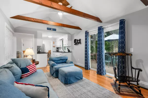 Centerville, MA 02632,290 Riverview Lane