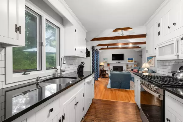 Centerville, MA 02632,290 Riverview Lane