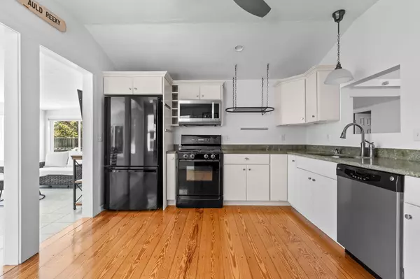 South Yarmouth, MA 02664,116 Mayflower Terrace