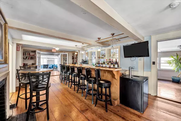 Harwich Port, MA 02646,86 Sisson Road