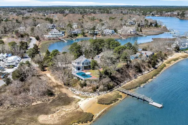 Mashpee, MA 02649,141 Daniels Island Road