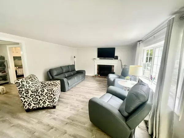 East Dennis, MA 02641,31 Acorn Road