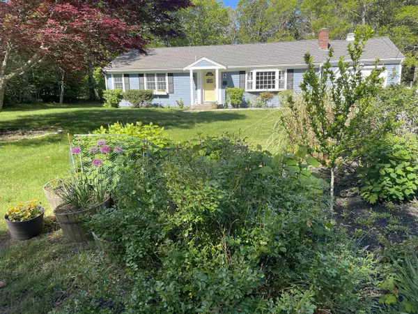 East Dennis, MA 02641,31 Acorn Road