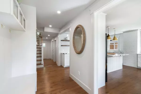 Cotuit, MA 02635,1180 Main Street