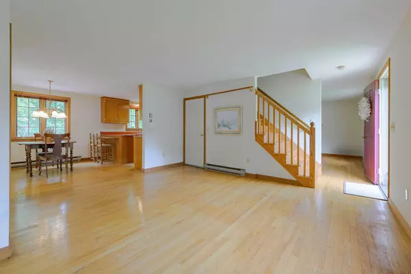 East Sandwich, MA 02537,31 Woodridge Road