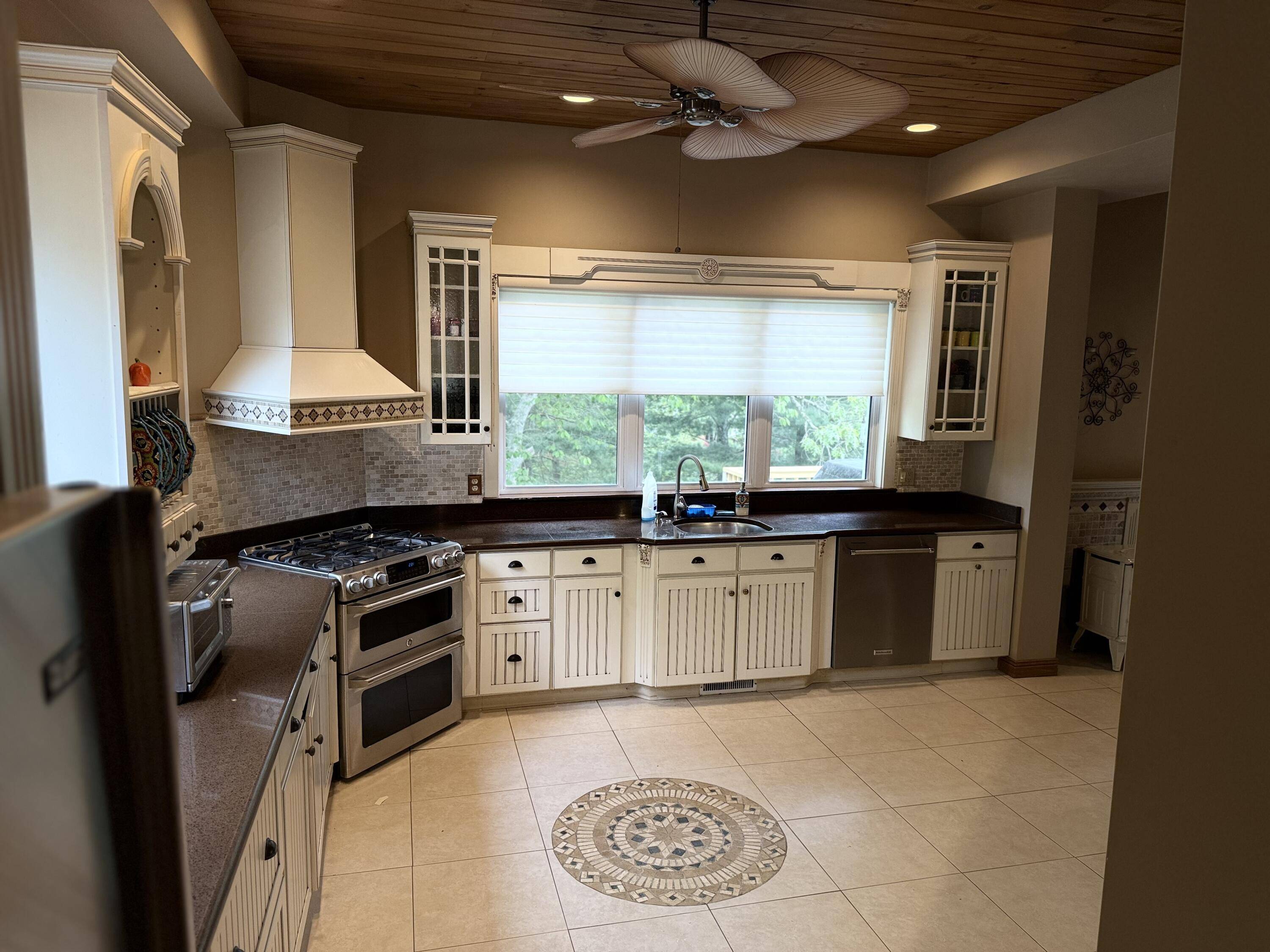 Buzzards Bay, MA 02532,3 Wolf Road