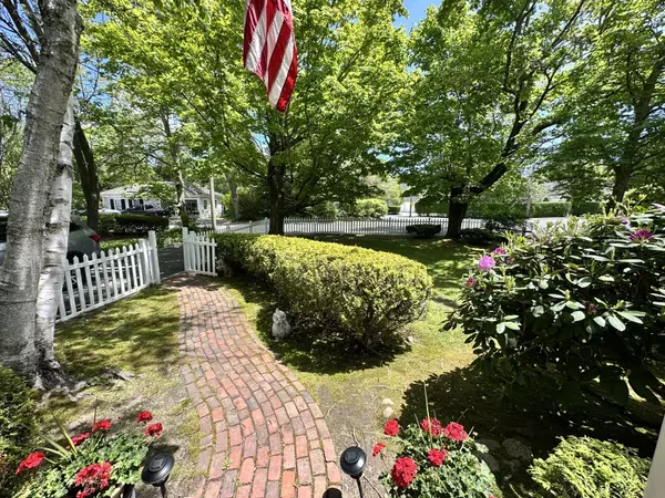 Osterville, MA 02655,117 Parker Road