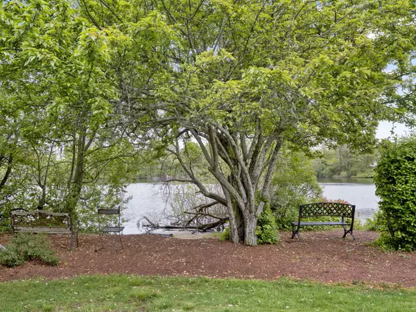 Hyannis, MA 02601,24 Betty's Pond Road #1K