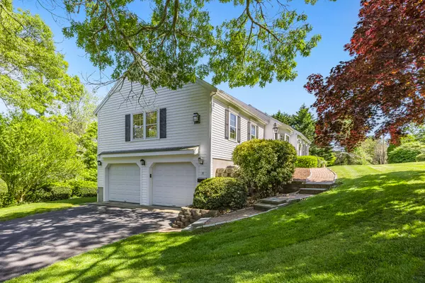 South Yarmouth, MA 02664,18 Curve Hill Road