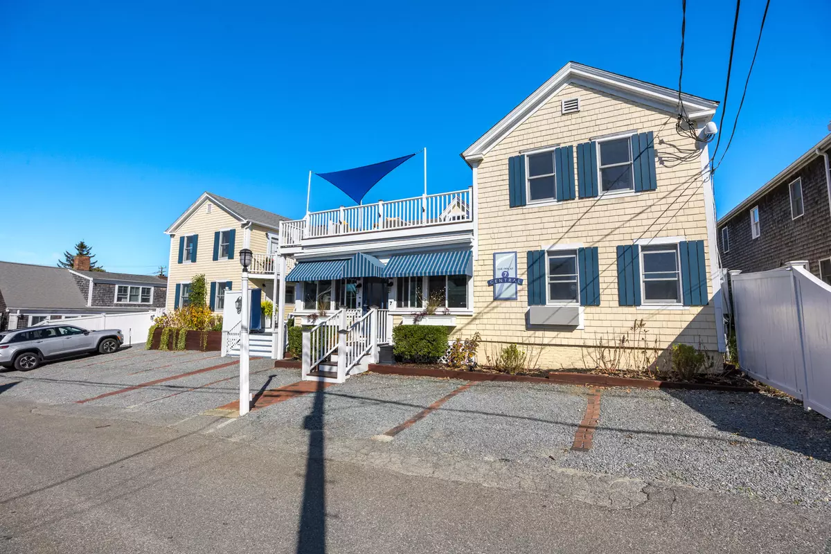 Provincetown, MA 02657,7 Central Street