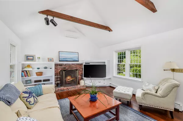Cotuit, MA 02635,290 Cotuit Bay Drive