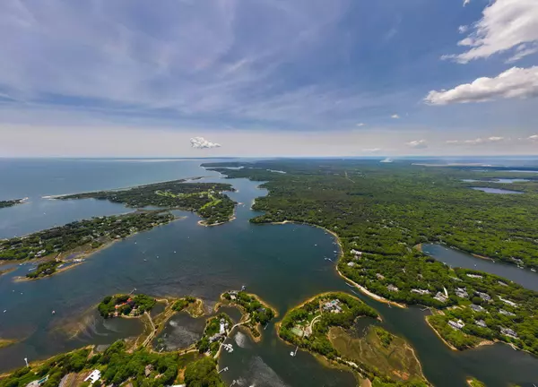 Cotuit, MA 02635,290 Cotuit Bay Drive