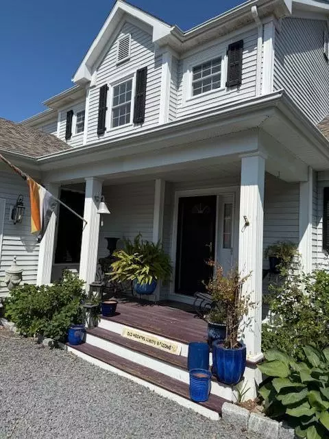 Provincetown, MA 02657,13 Old Colony Way