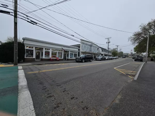 Chatham, MA 02633,631 Main Street