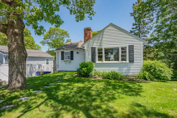 22 Wallace Point, Buzzards Bay, MA 02532