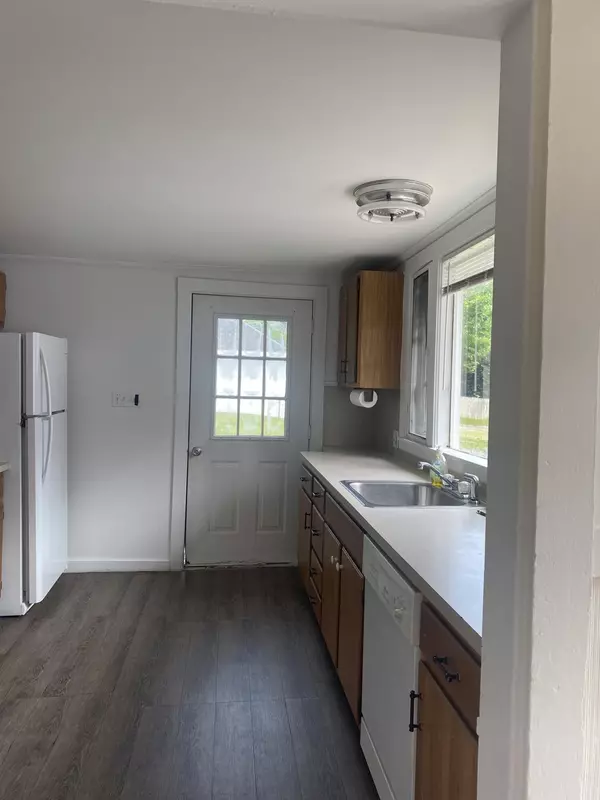 North Falmouth, MA 02556,15 Chester Street