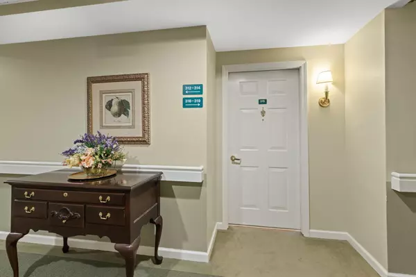Orleans, MA 02653,18 West Road #315