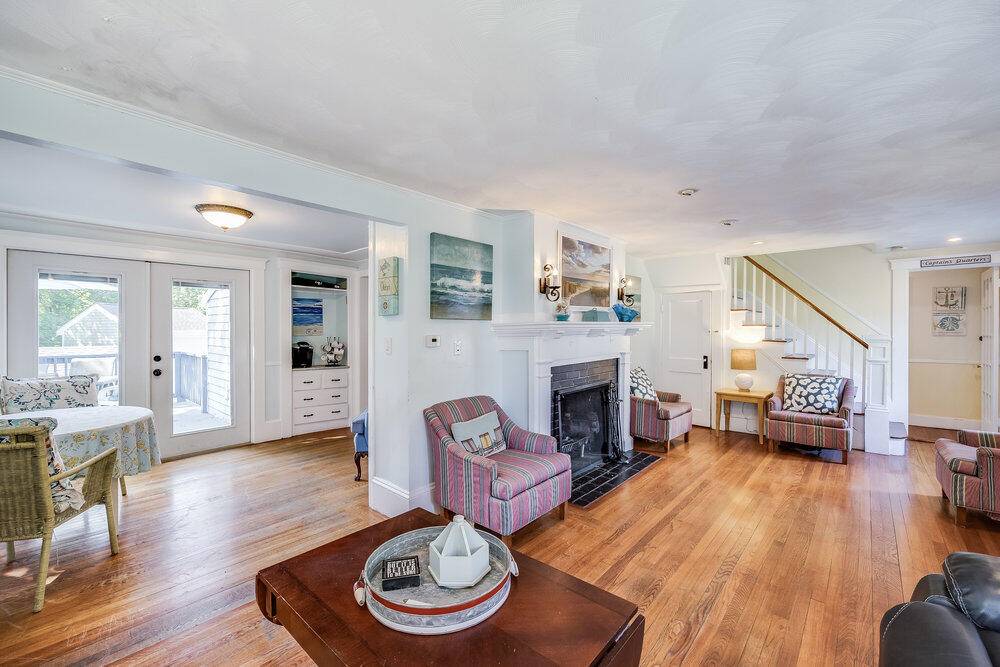Hyannis, MA 02601,281 Gosnold Street