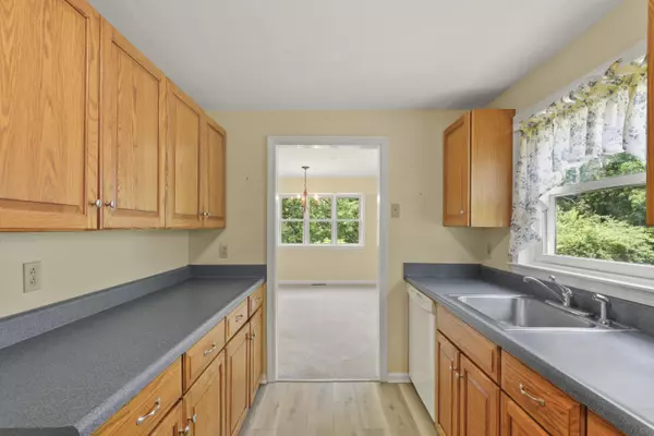 Bourne, MA 02532,18 Harbor Hill Drive