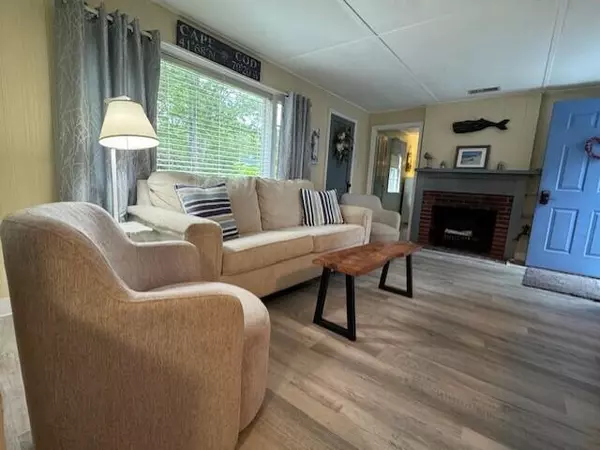 South Dennis, MA 02660,9 Bayberry Lane