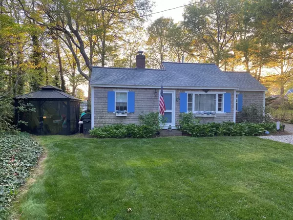 South Dennis, MA 02660,9 Bayberry Lane