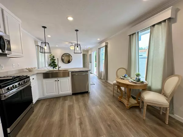 Wellfleet, MA 02667,210 West Rd #M-16