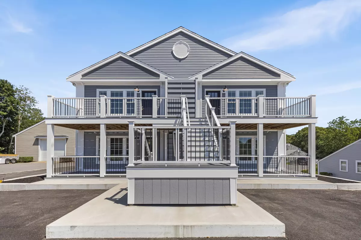 Hyannis, MA 02601,112 West Main Street #8