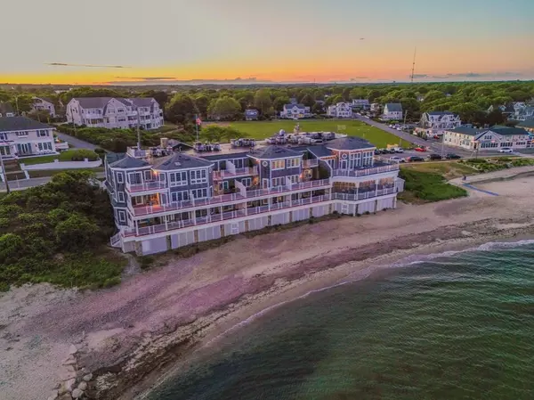 286 Grand Avenue #4U, Falmouth, MA 02540