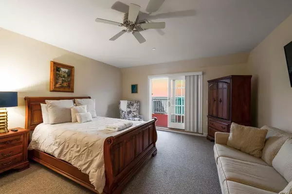 Falmouth, MA 02540,286 Grand Avenue #6U