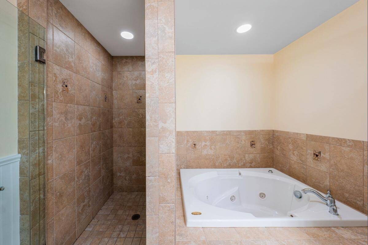 Falmouth, MA 02540,286 Grand Avenue #6U