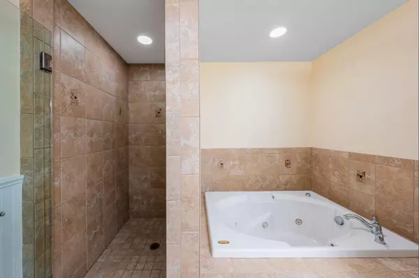 Falmouth, MA 02540,286 Grand Avenue #6U