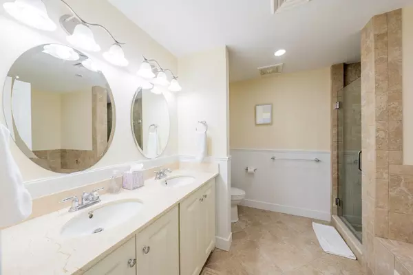 Falmouth, MA 02540,286 Grand Avenue #8U