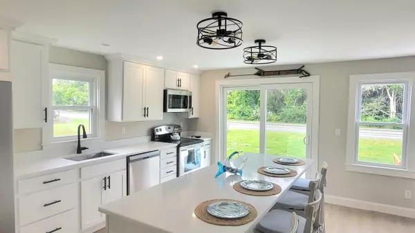 Sandwich, MA 02563,2-A Bodfish Avenue