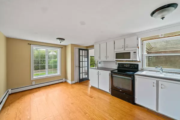 Yarmouth Port, MA 02675,98 Freeman Road