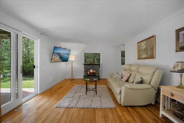 Mashpee, MA 02649,42 Beechwood Drive