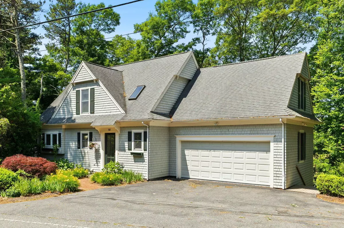 Mashpee, MA 02649,152 Algonquin Avenue