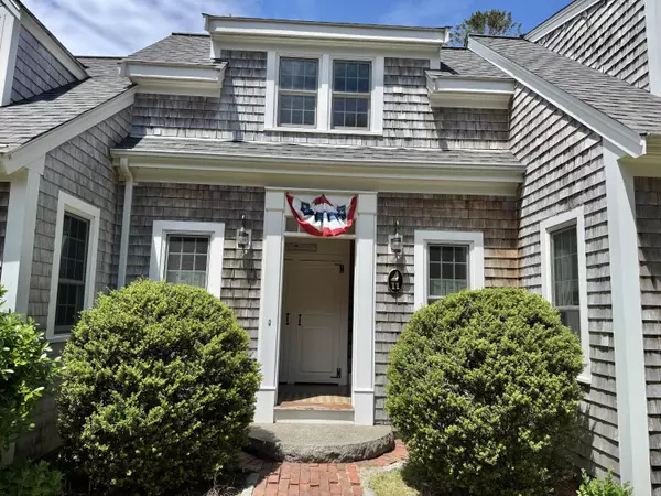 South Yarmouth, MA 02664,11 Willow Lane