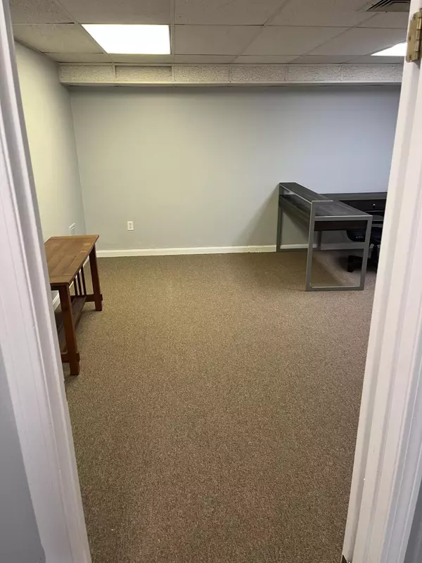 Barnstable, MA 02630,1645 Falmouth Road Road #5E