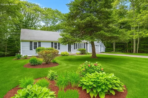 66 CHUCKLES Way, Marstons Mills, MA 02648