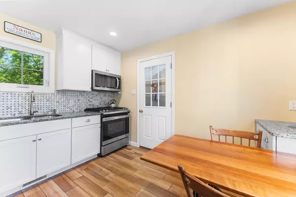 Falmouth, MA 02540,20 Amvets Avenue
