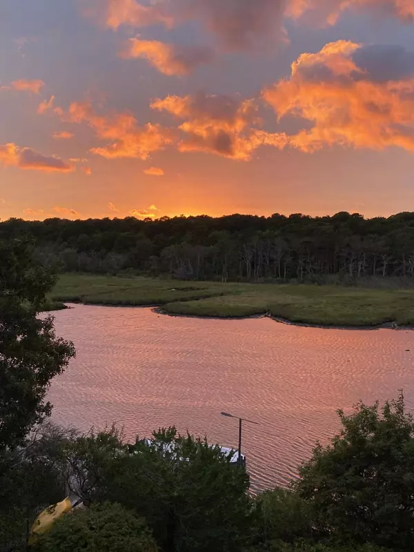 East Falmouth, MA 02536,45 Green Pond Road