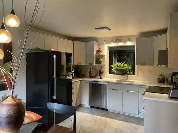 Brewster, MA 02631,104 Chestnut Circle