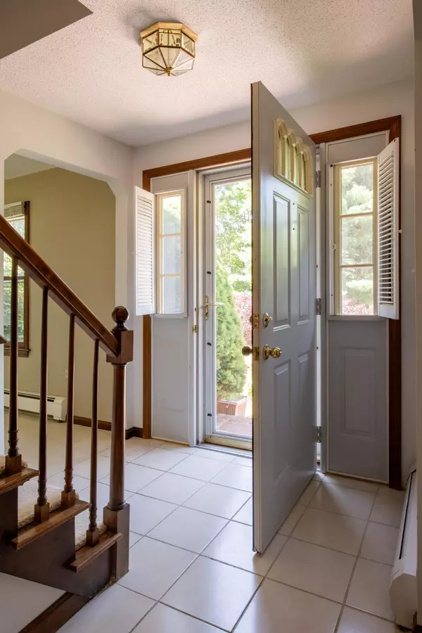 Pocasset, MA 02559,501 County Road