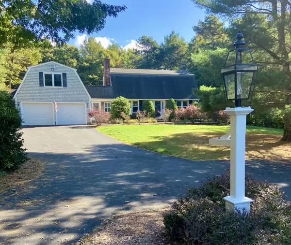 501 County Road, Pocasset, MA 02559