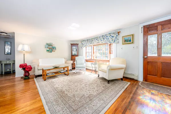 West Hyannisport, MA 02672,68 Fifth Avenue