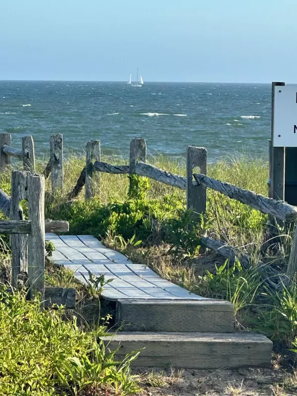 Chatham, MA 02633,17 Bucks Lane