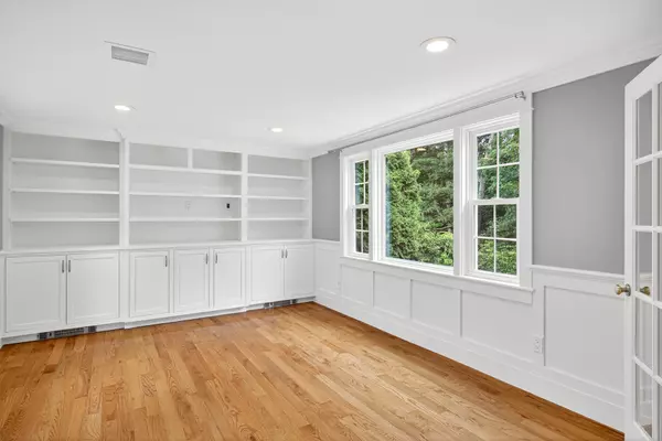 Centerville, MA 02632,28 Stoney Cliff Road