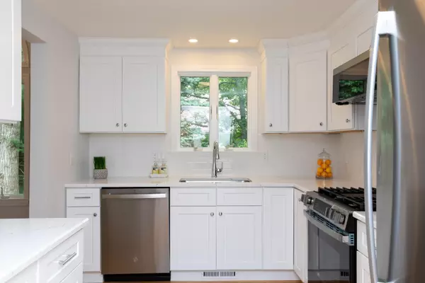 Mashpee, MA 02649,9 Pebble Beach Avenue