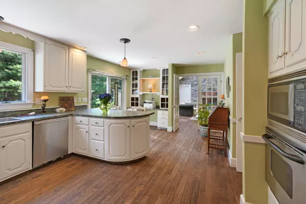 Oak Bluffs, MA 02557,44 Tiffany Drive